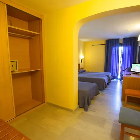 Carmen By Bossh Hotel 2*