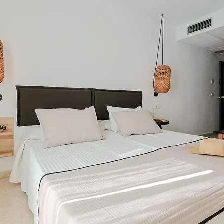 Carmen By Bossh Hotel 2*
