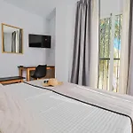 Olas De Hotel